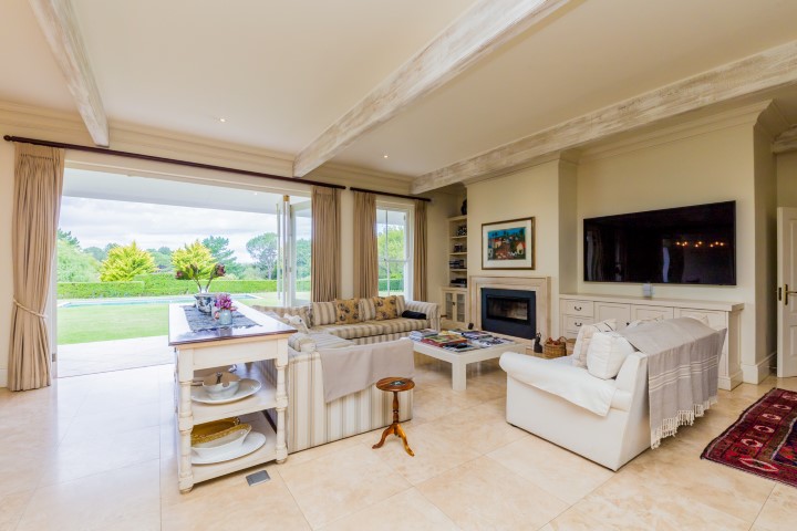 5 Bedroom Property for Sale in Constantia Western Cape